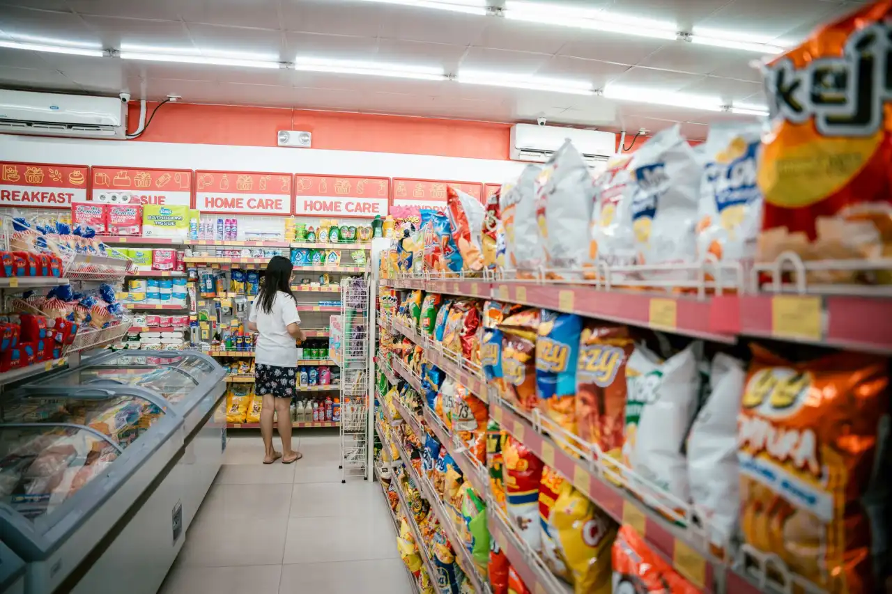 郑州环亚耐火材料高铝砖与粘土砖性能差异及应用场景分析